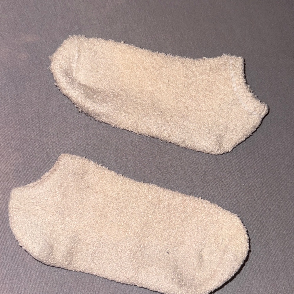 Fuzzy ankle socks